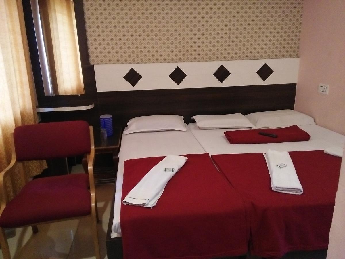 Hotel Sangeeth Lodging Mysore Exterior photo