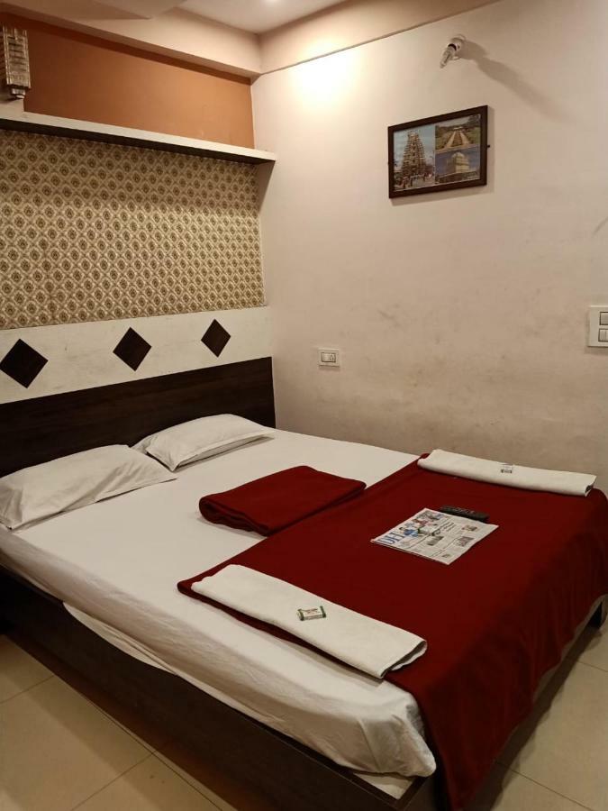 Hotel Sangeeth Lodging Mysore Exterior photo